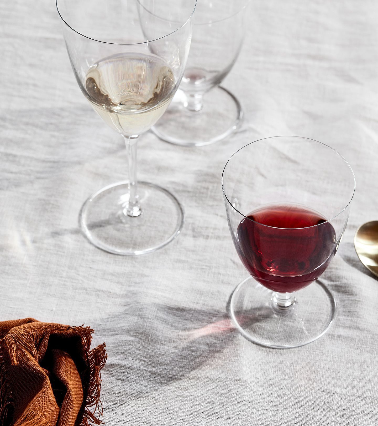 ly uống rượu vang.jpg