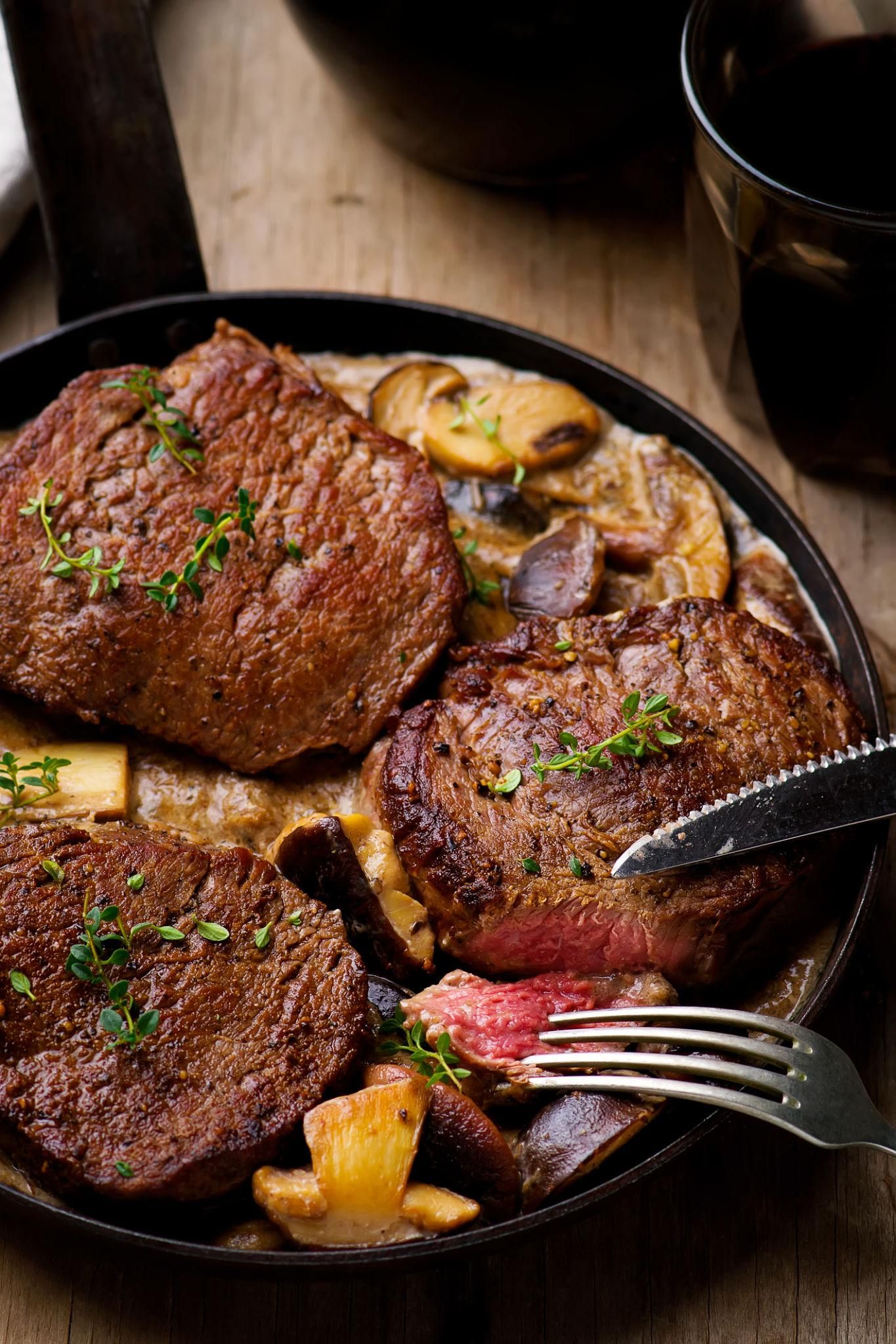 Rượu vang ăn với steak như thế nào